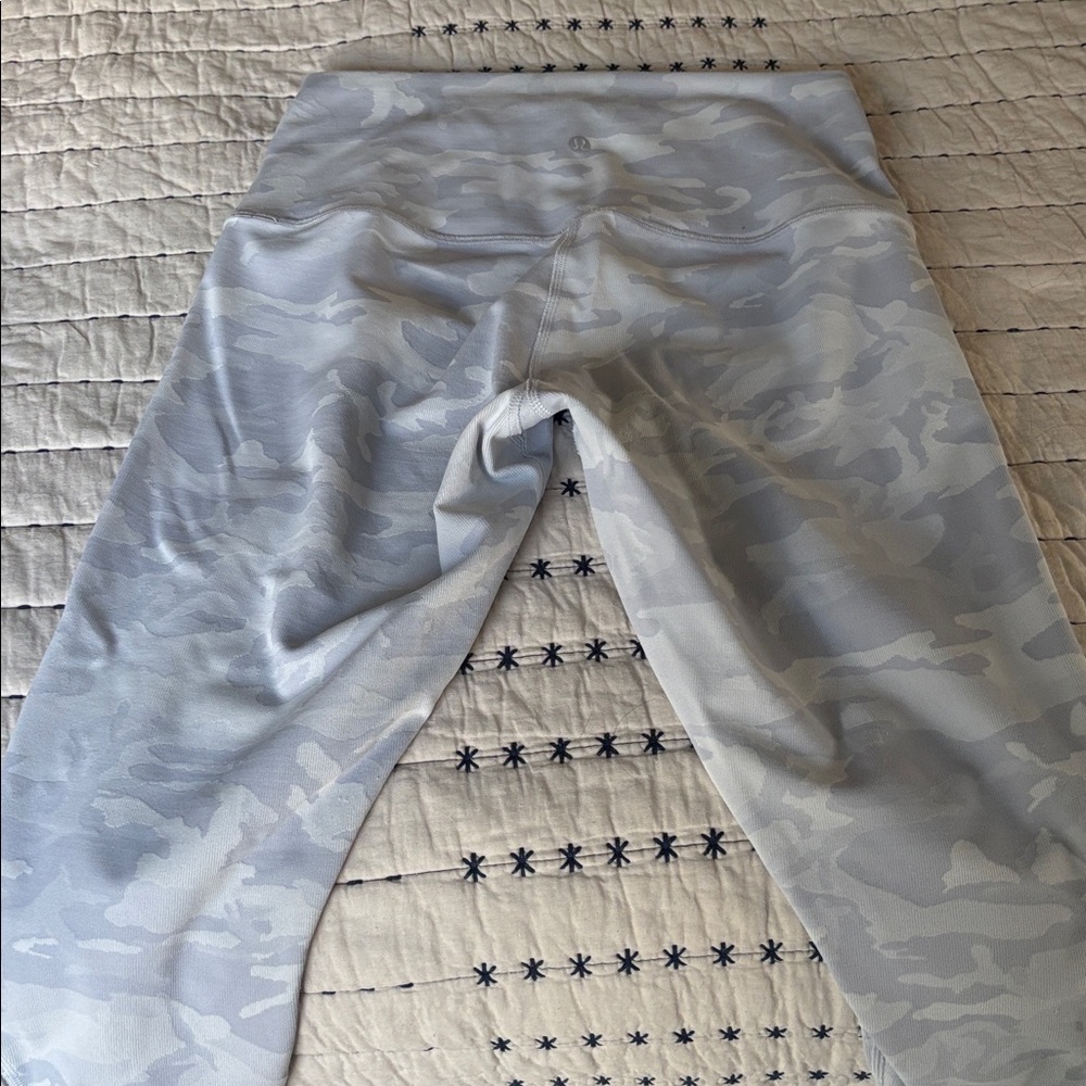 3 pairs of lulu lemon leggings - Picture 5 of 9